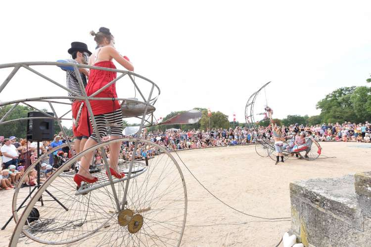 Rodinný festival Kefír představuje program pátého ročníku na zámku Kačina